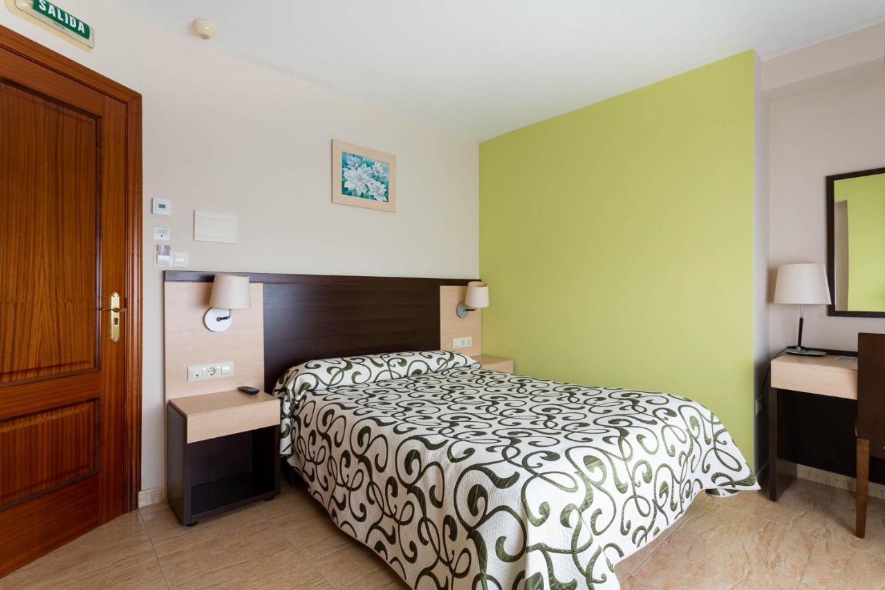 Hotel Canaima Bruma 1,5 K Camino O Meson Do Vento ภายนอก รูปภาพ